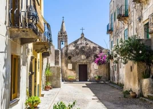 Lipari Centro Storico Flat 7 Min From Port Apartment Bagian luar foto