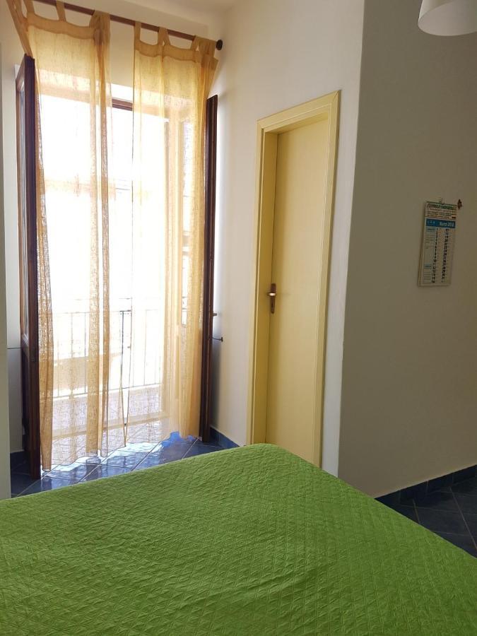 Lipari Centro Storico Flat 7 Min From Port Apartment Bagian luar foto
