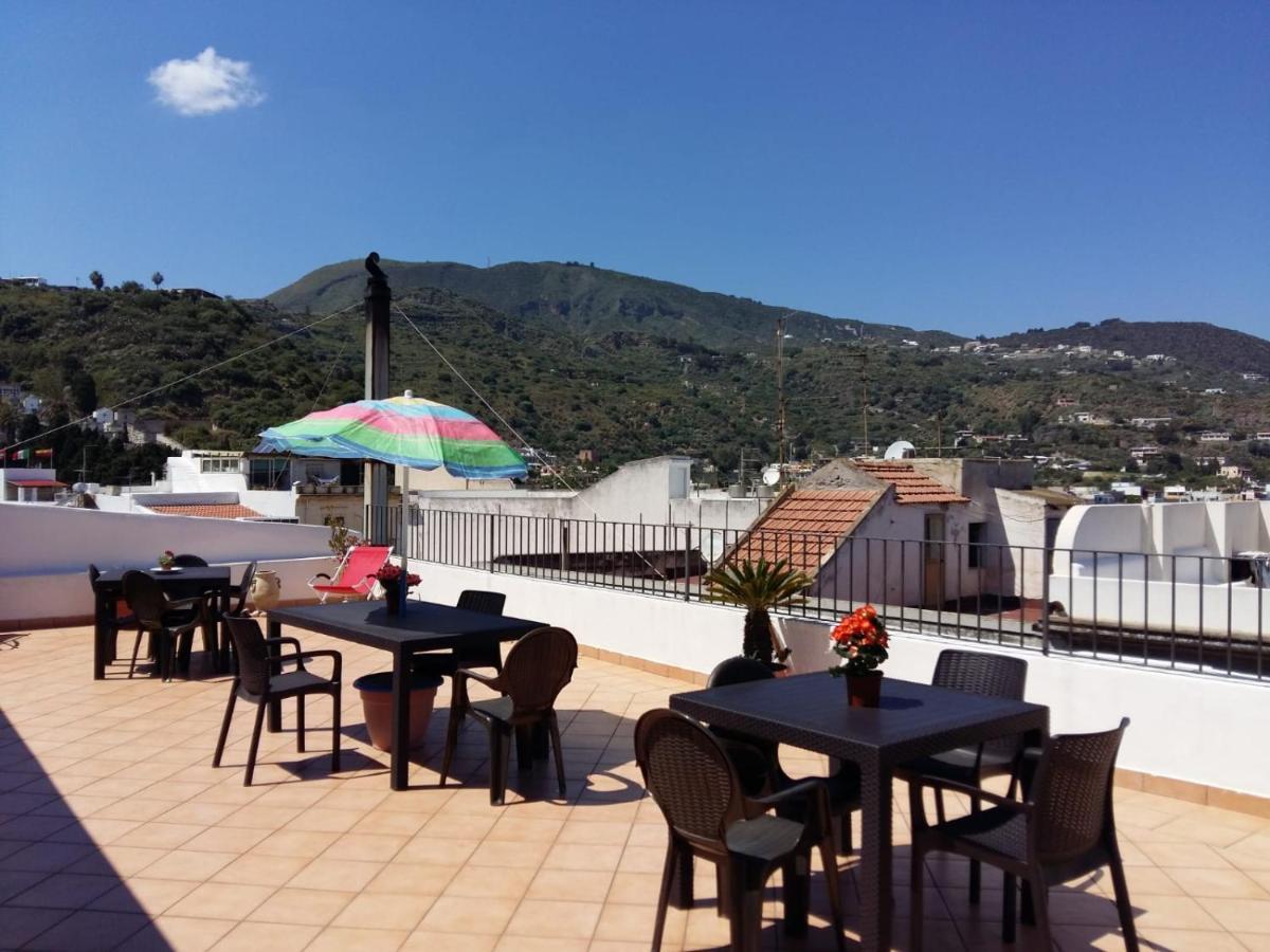 Lipari Centro Storico Flat 7 Min From Port Apartment Bagian luar foto
