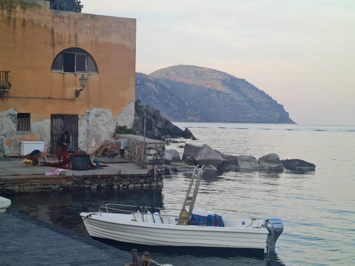 Lipari Centro Storico Flat 7 Min From Port Apartment Bagian luar foto